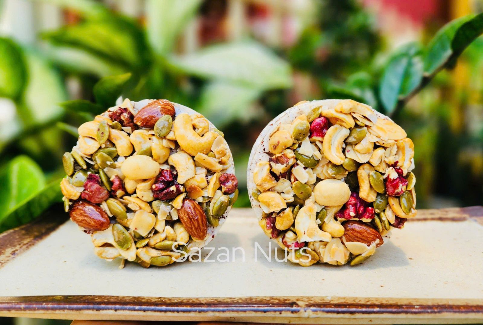 SAZAN NUTS - Mây Nổi Hạt Dinh Dưỡng